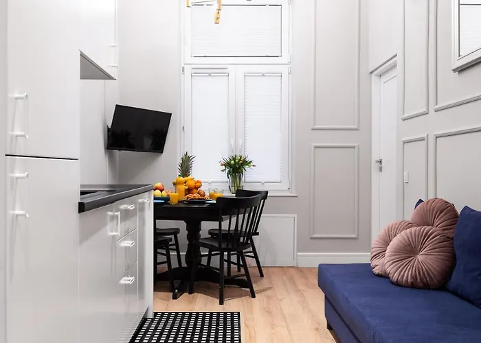 Househost : Bonerowska 5/15